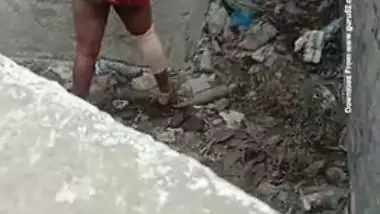 Caught lewd aunt for quick masturbating outdoor, scandal desi XXX mms