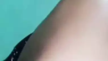 Chubby bhabhi naked pussy rubbing on video call