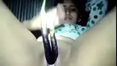 Horny Desi girl dildoing her chubby pussy with zucchini XXX