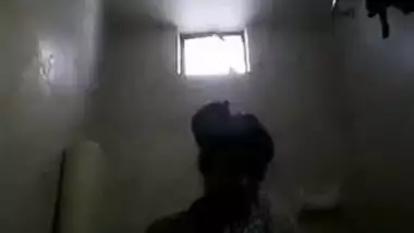 Bangla village girl shaving pussy on selfie cam