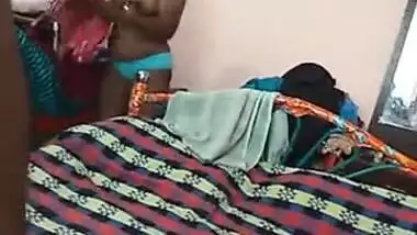 Desi XXX MILF talks on the phone with her sex body parts naked