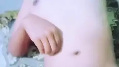 White desi XXX girl gets her teen pussy fucked by her neighbour MMS